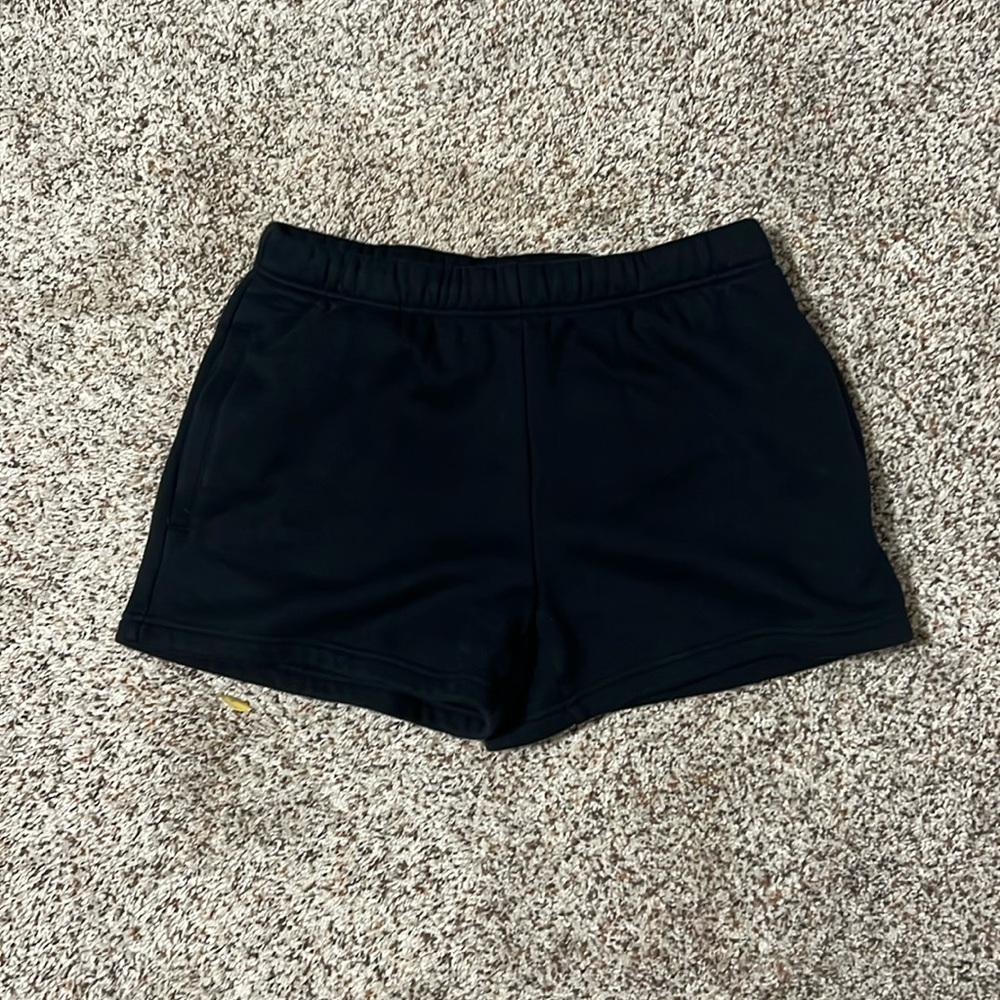 SKIMS small classic short ‼️NEVER WORN‼️